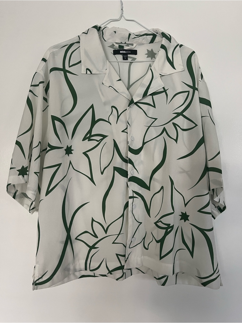 Cream Short-Sleeve Floral Button-Down Shirt - Green Print